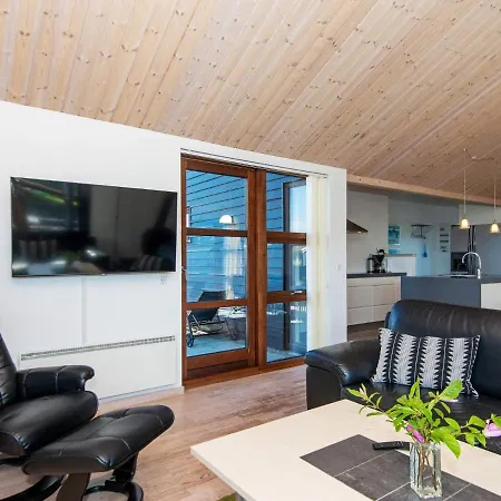 펜션 Four-bedroom Holiday In 6 *