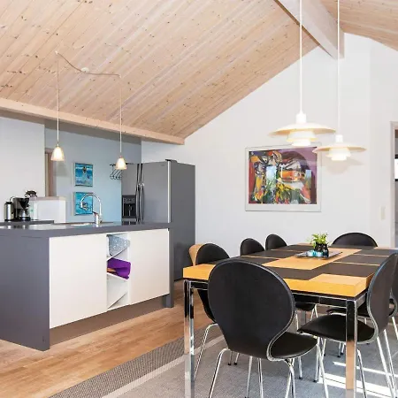 Four-bedroom Holiday In 6 펜션