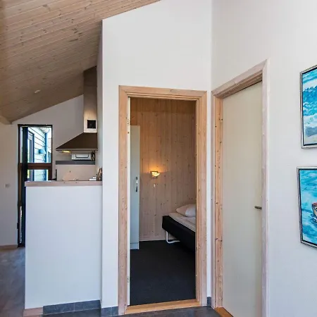 Four-bedroom Holiday In 6
