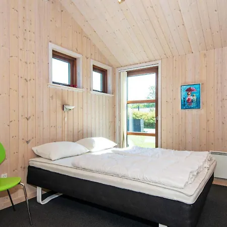 Four-bedroom Holiday In 6