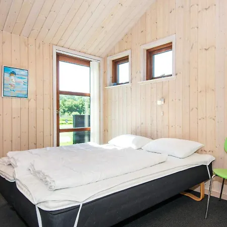 Four-bedroom Holiday In 6
