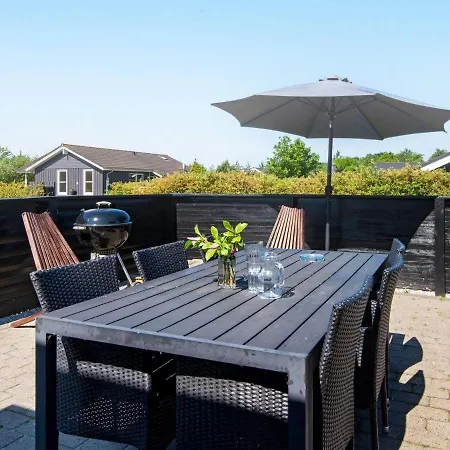 Four-bedroom Holiday In 6